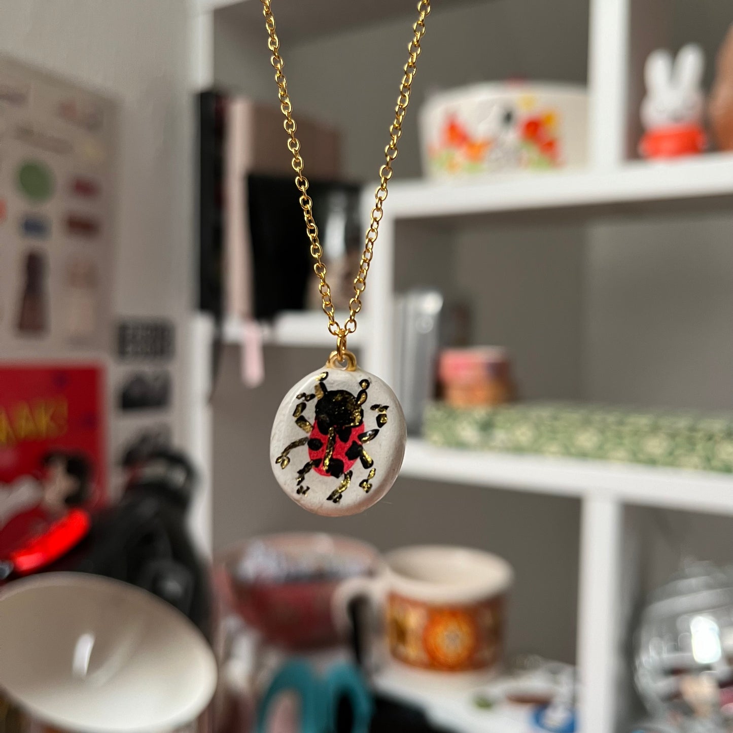 ‘ladybug’ necklace (gold)