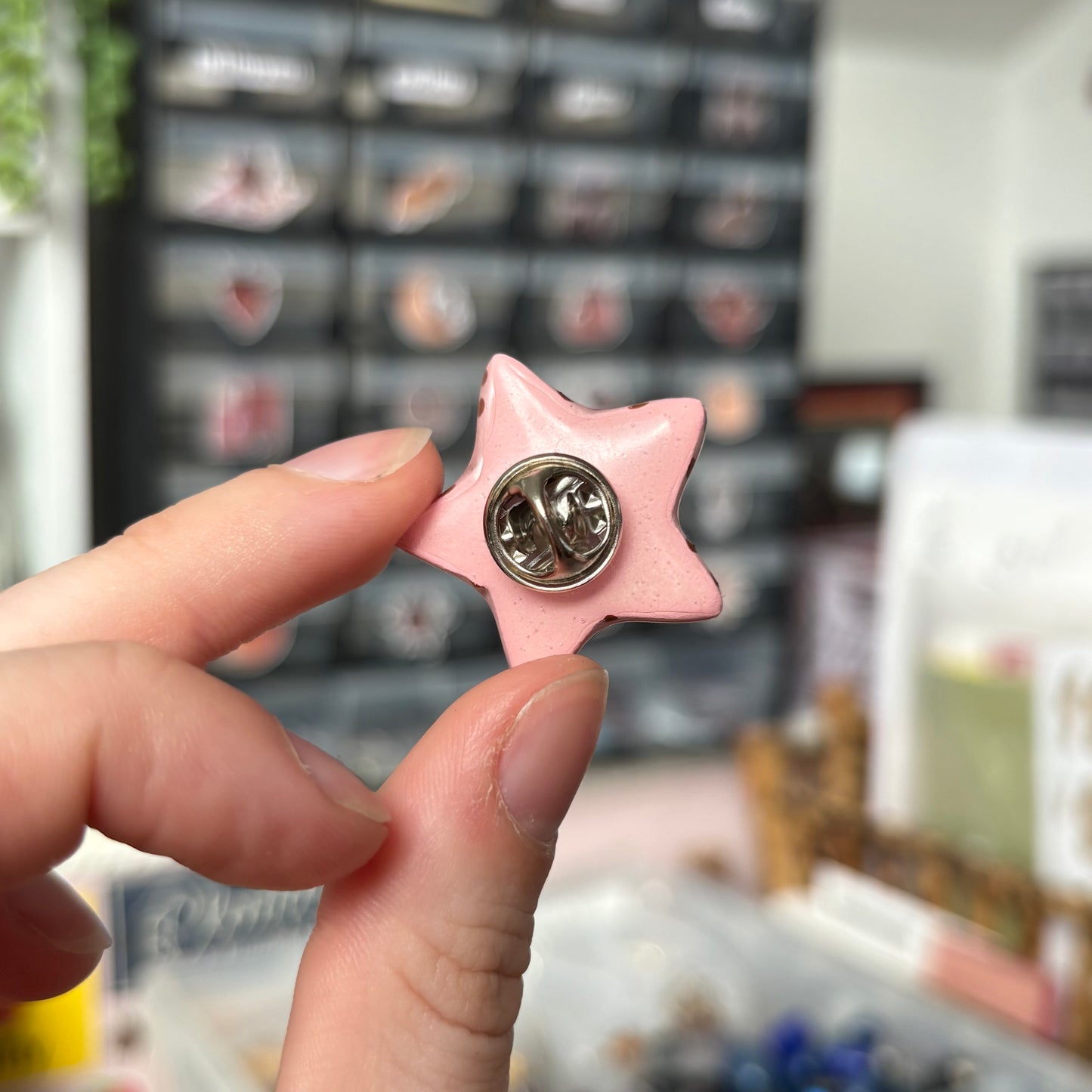 ‘lucky star’ clay pin (pink)