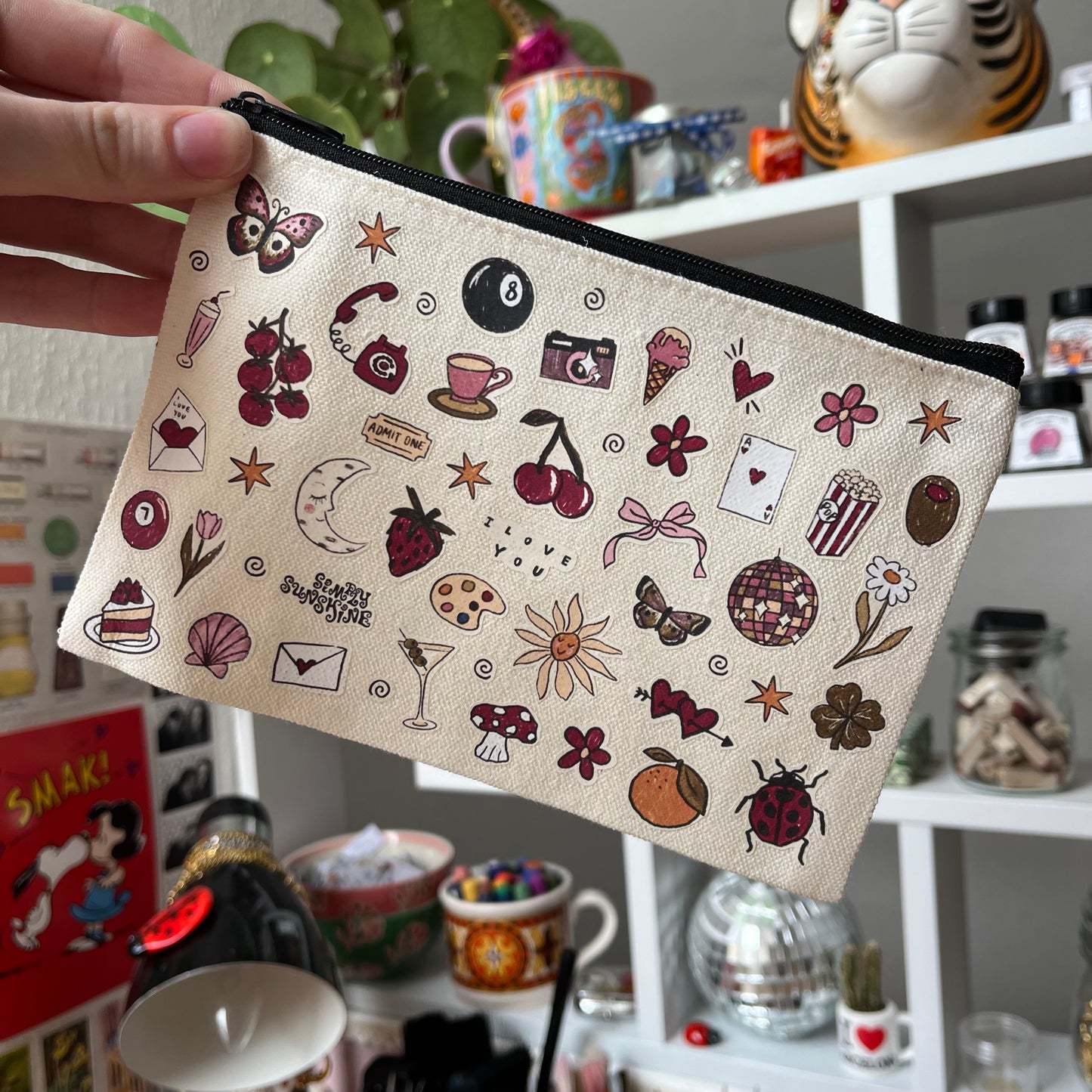 ‘doodles’ pouch