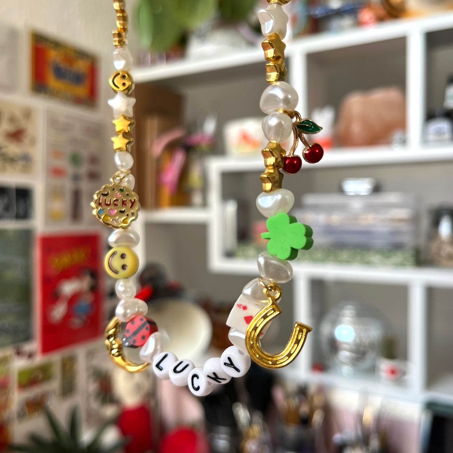 ‘lucky charms’ necklace (gold)
