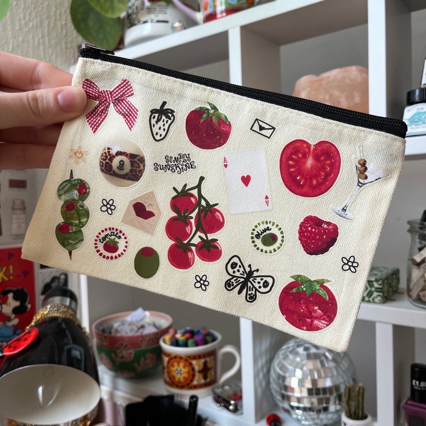 ‘dinner party’ pouch