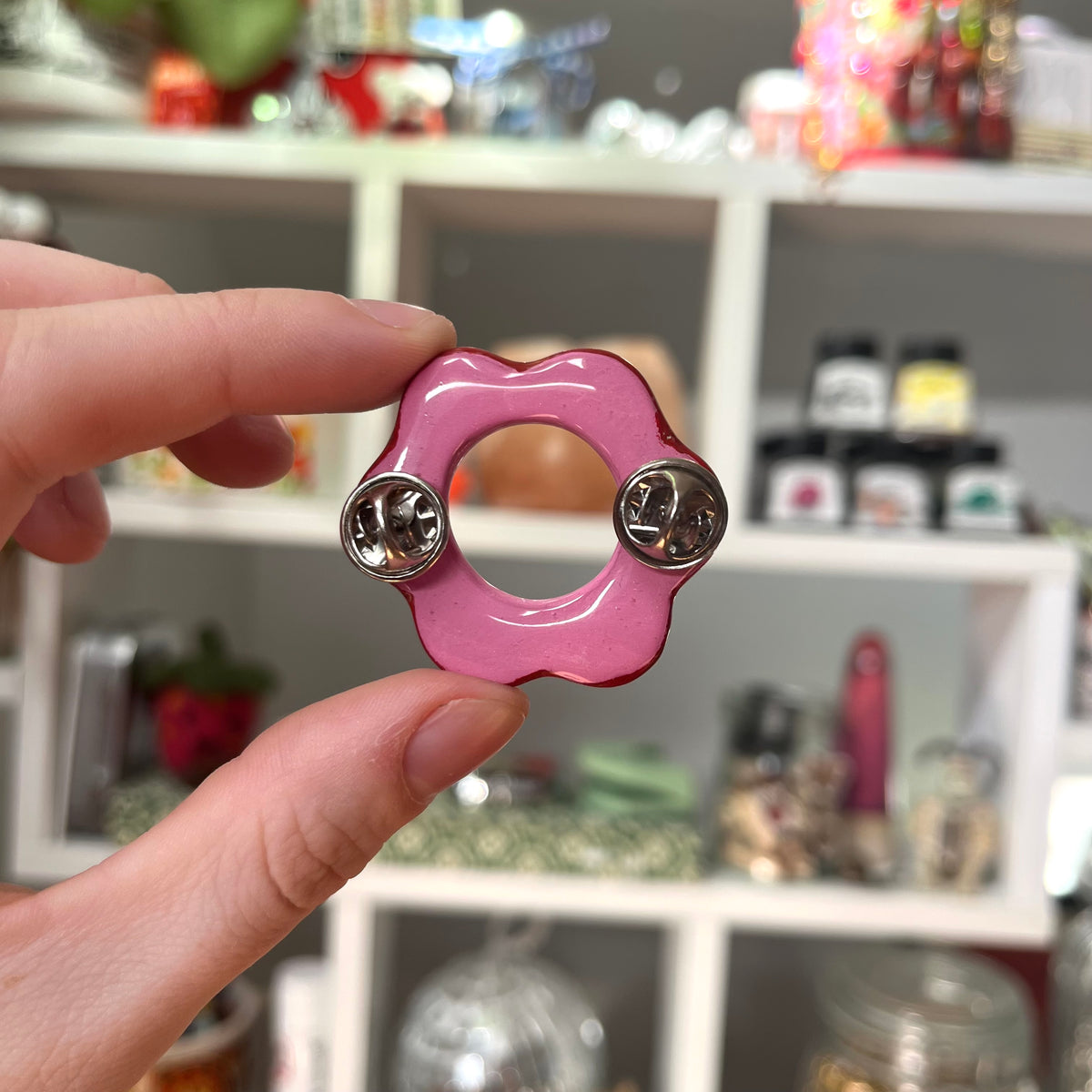 ‘freya’ clay sunglasses pin