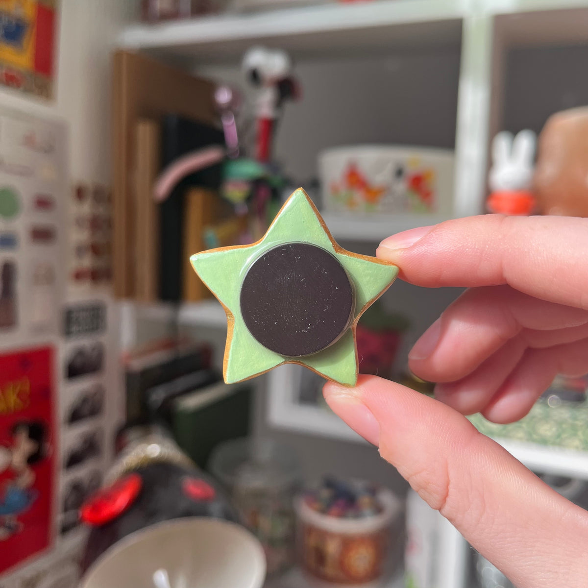 ‘spiralling star’ clay magnet