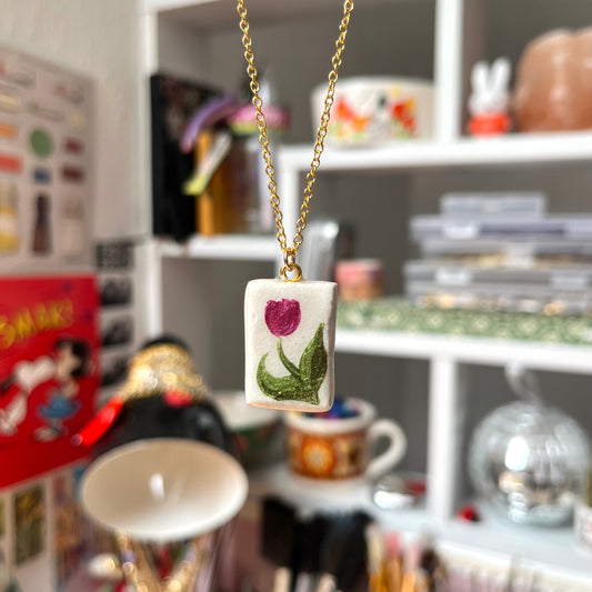 ‘may’ clay necklace (gold)