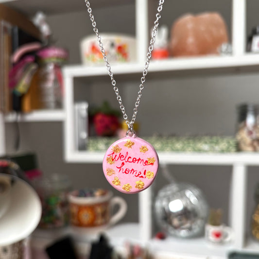 ‘welcome home’ clay necklace (silver)