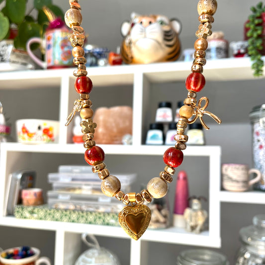 ‘burning red’ necklace (gold)