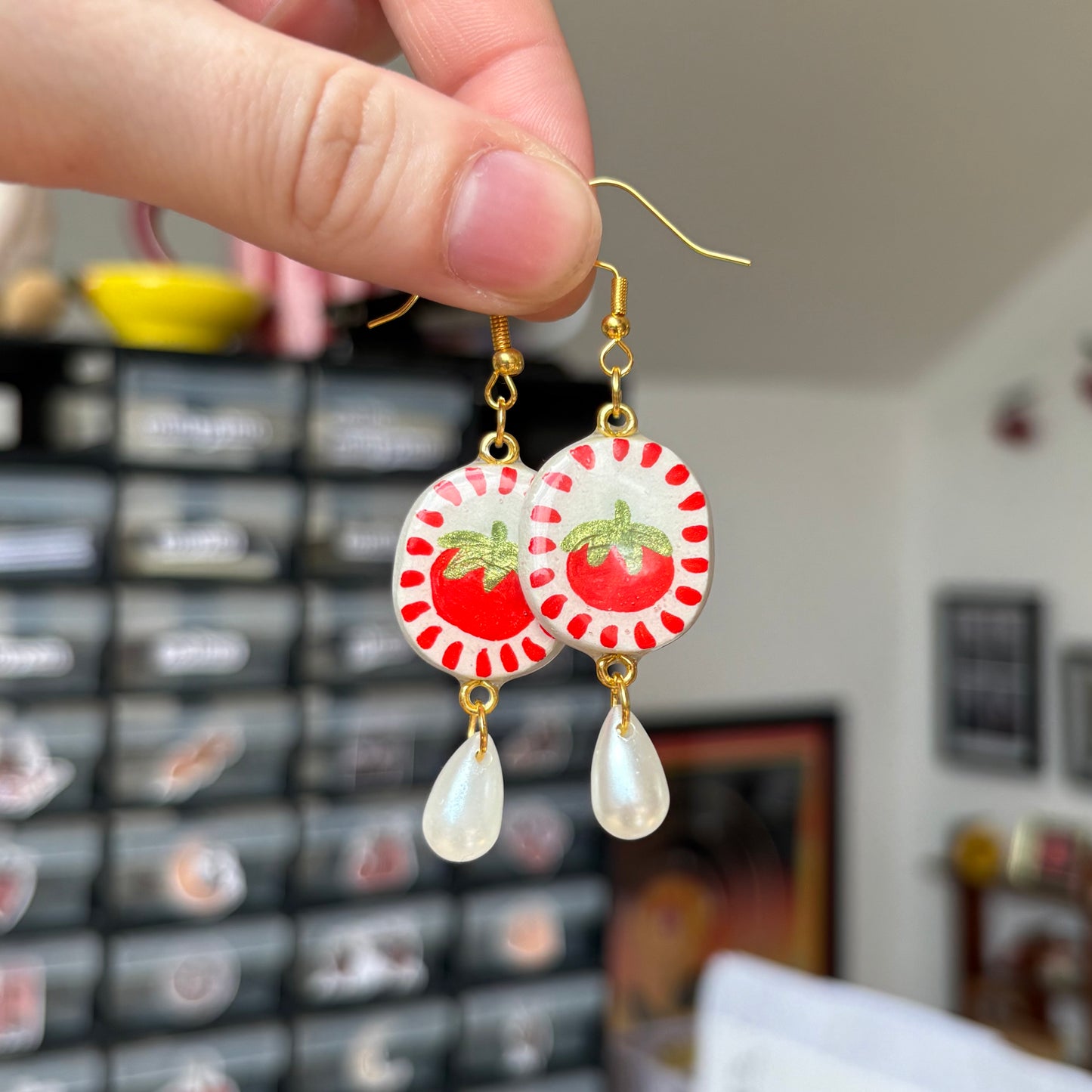 ‘tomatoes’ earrings (gold)