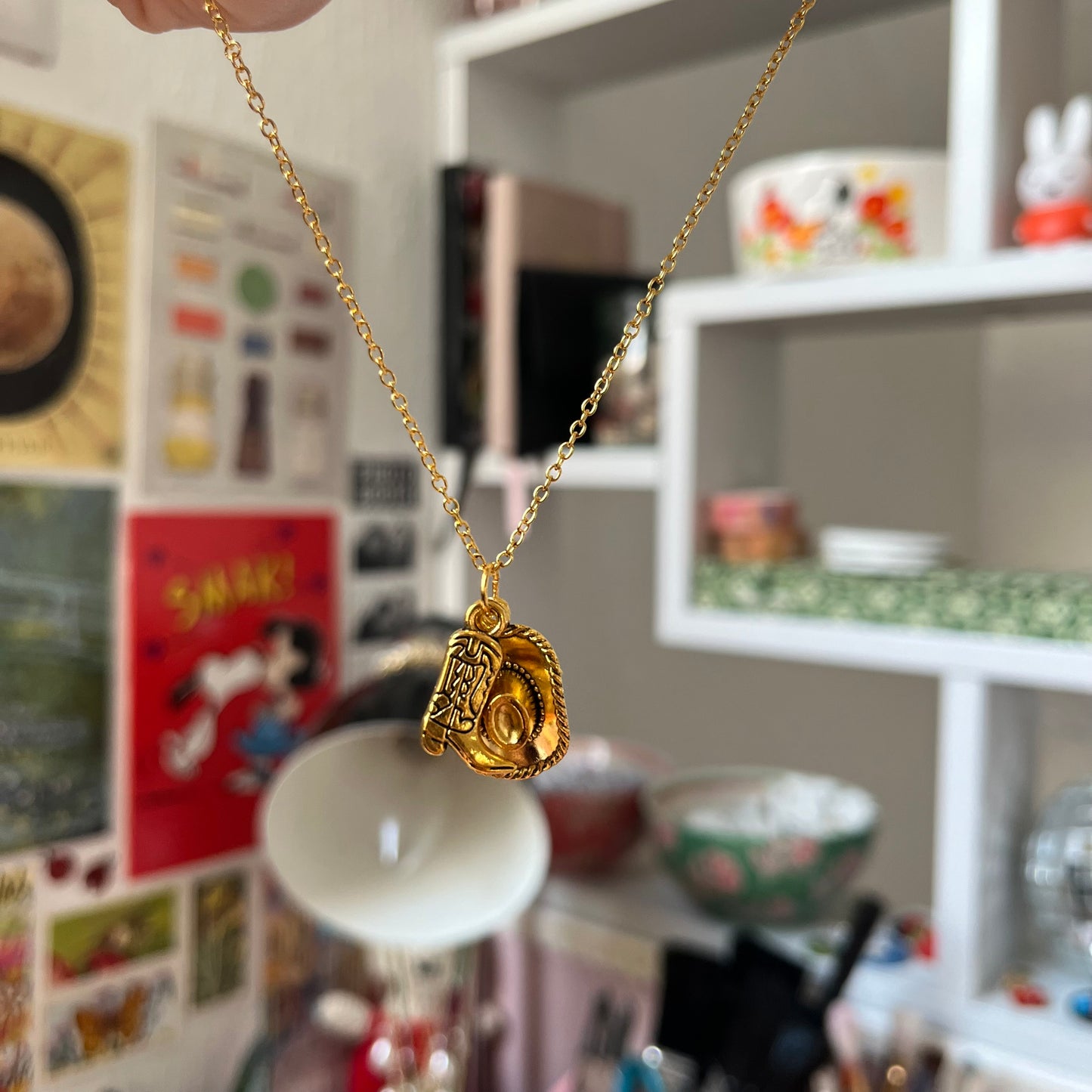 ‘lets go girls’ necklace (gold)