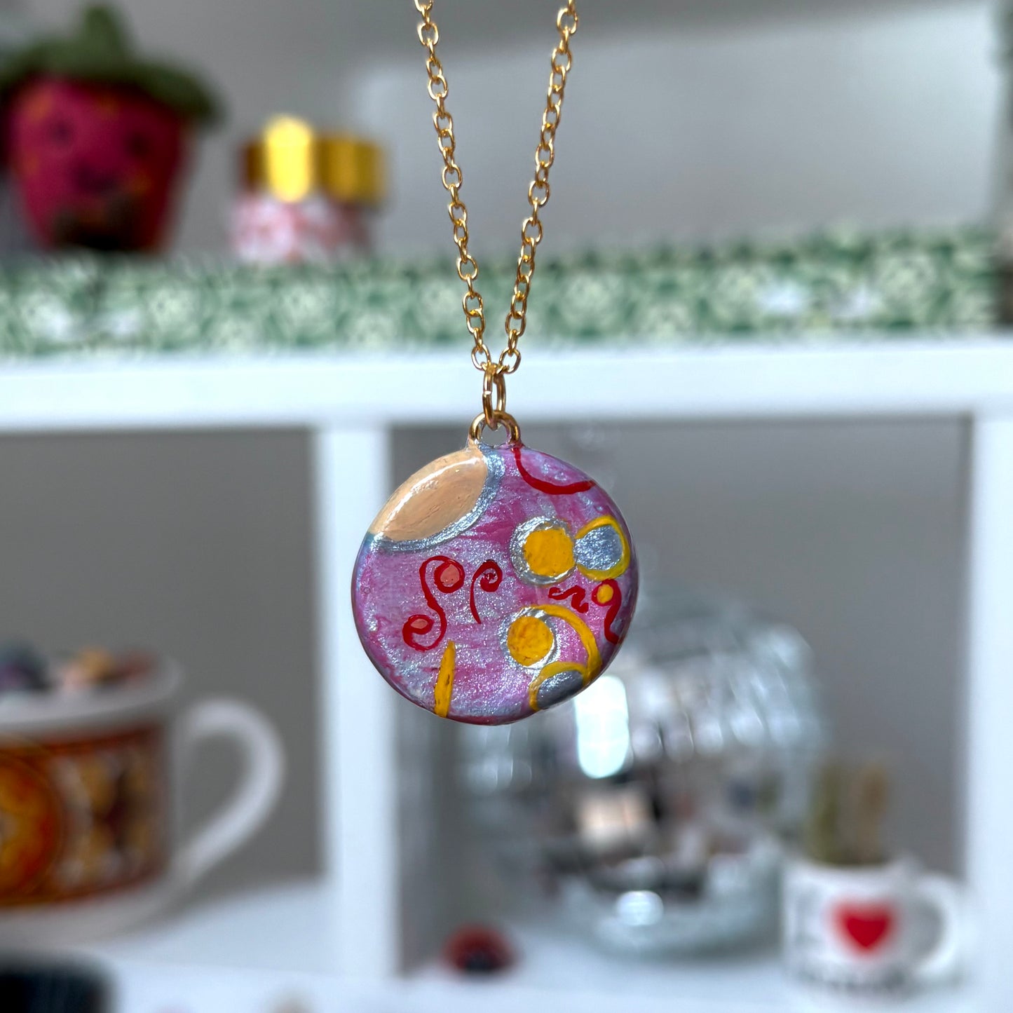 ‘hilma’ clay necklace (gold)