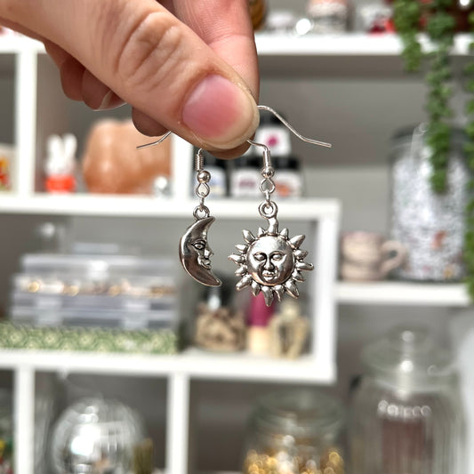 ‘sun & moon’ earrings (silver)