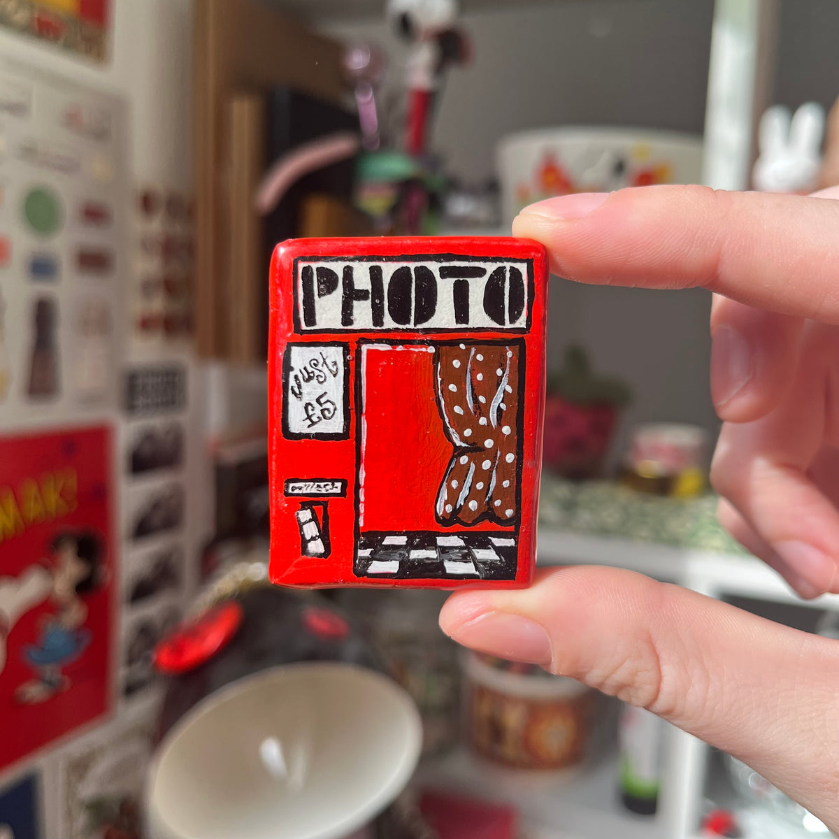 ‘photobooth’ clay magnet