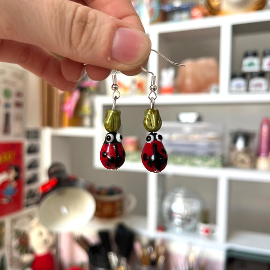 ‘lucky bug’ earrings (silver)