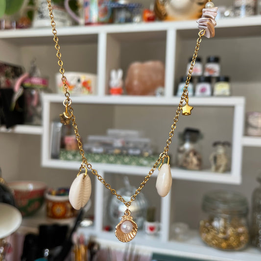 ‘seashells’ necklace (gold)