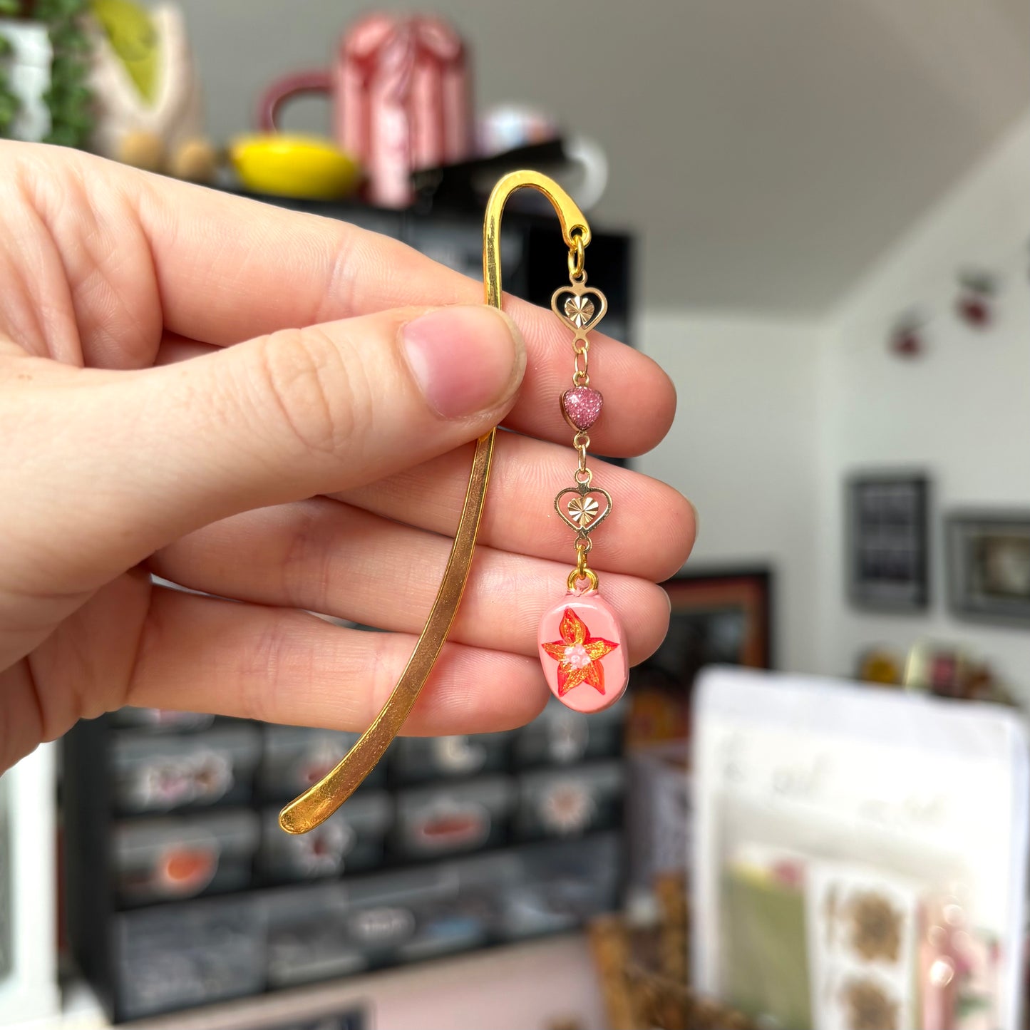 ‘clara’ charm bookmark (gold)